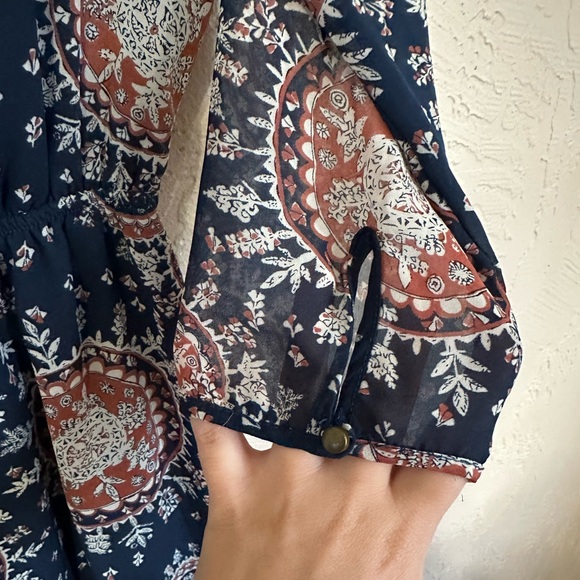 ❤️‍🔥2/$20❤️‍🔥 Patterned Dress Size Medium Forever 21 Dress - Picture 5 of 9